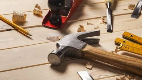 What Hammer Does a Carpenter Use