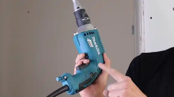 Cordless screw guns