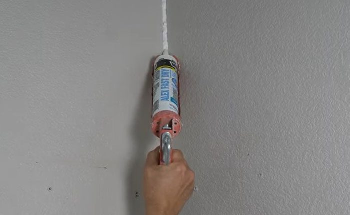 How to Repair Drywall Tape That Is Separating from Your Walls