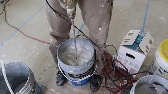 Common Methods to Mix Drywall Mud