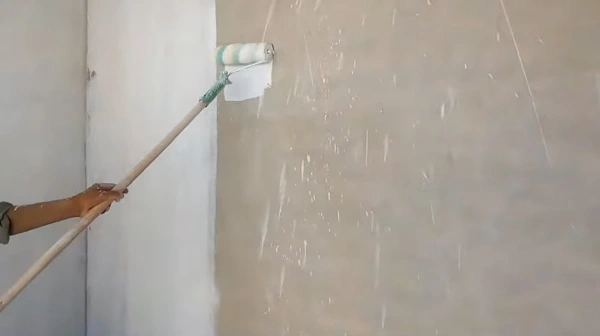 Priming drywall with a paint primer