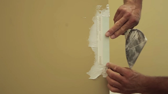 How to Repair Drywall Corner Tape: 2 DIY Methods [Effective]