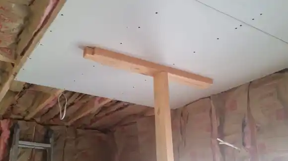 Do You Leave a Gap Between Drywall Sheets to the Ceiling