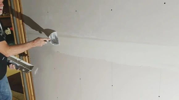 how-long-does-drywall-mud-take-to-dry-2-types-explained