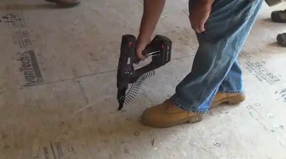 How Long Do the Batteries Last In a Cordless Drywall Screw Gun