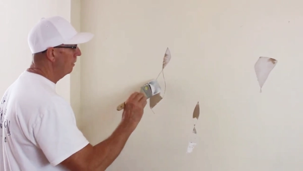 How to Seal Ripped Drywall Paper