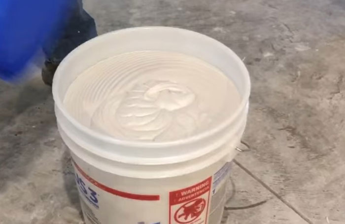 Keep Drywall Mud From Molding